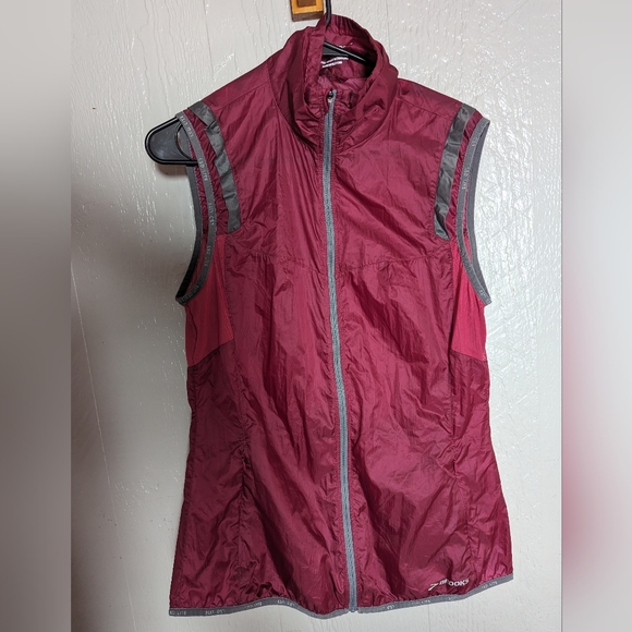 Brooks Running Vest - Picture 1 of 3